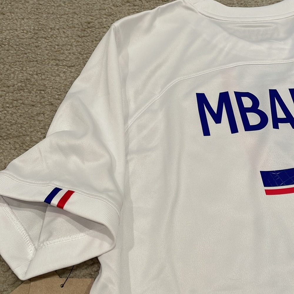 Nike Kylian Mbappé PSG 22/23 Away Jersey Men size L BNWT - Picture 6 of 6